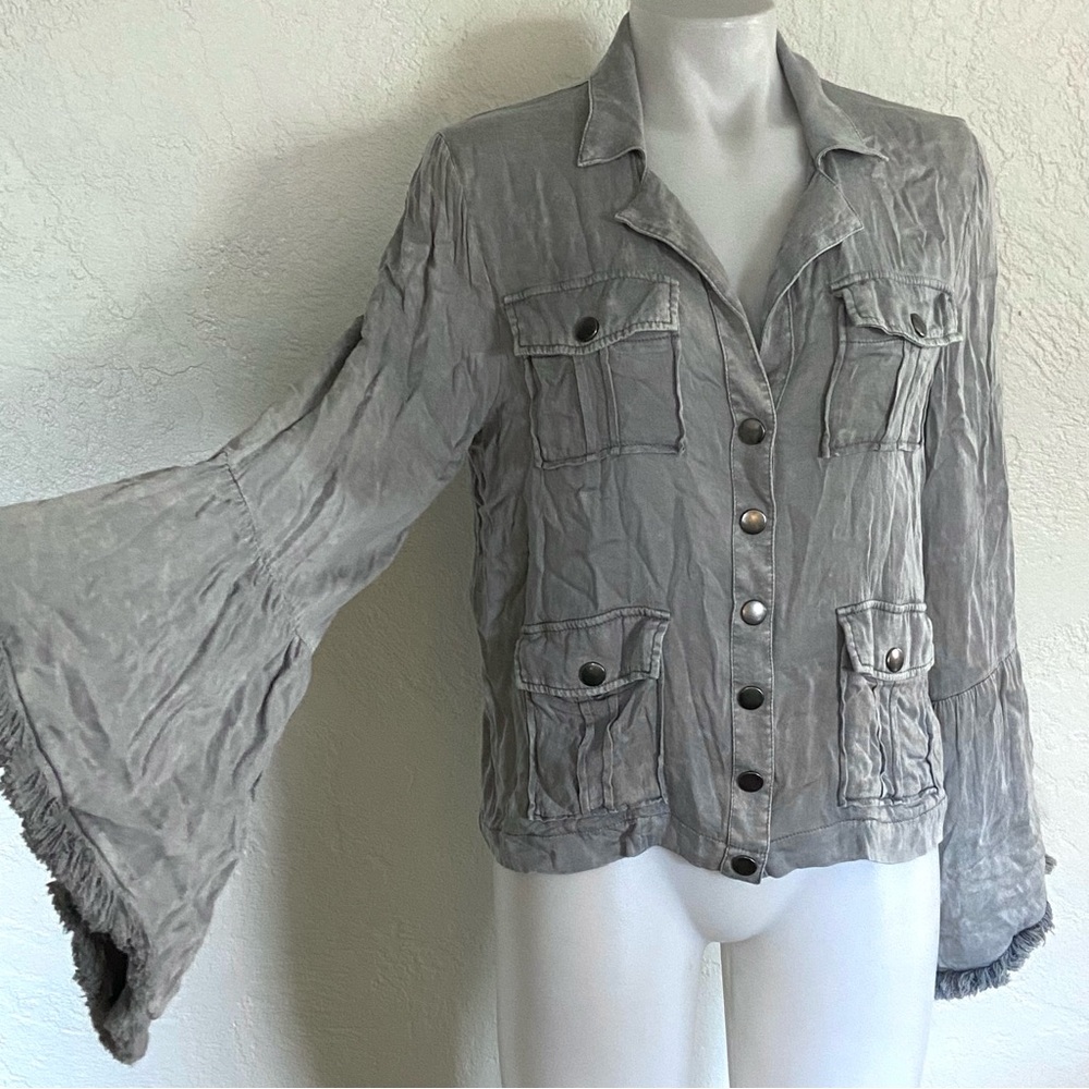 3/$25 Chaser distressed‎ button shirt
